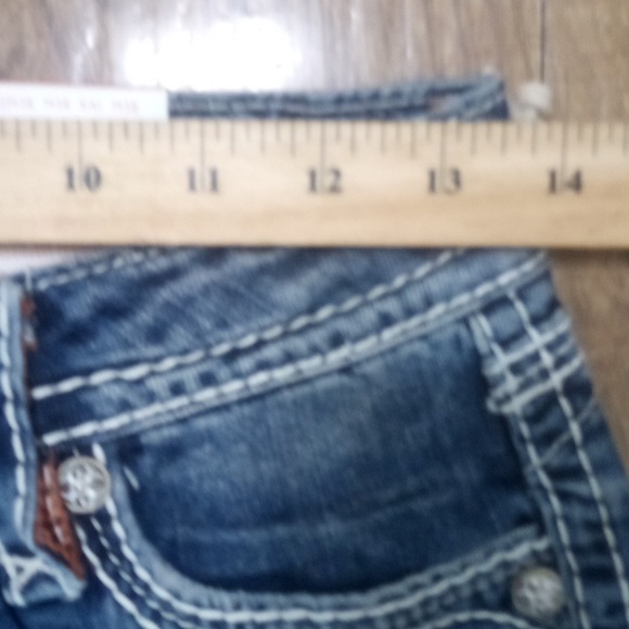 Rock Revival Women's 26 Bermuda Jean Shorts Flap Pockets Embroidered NWT - Picture 9 of 11